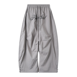 美式灰色字母刺绣褶皱伞兵工装裤女2025春夏宽松新款阔腿弯刀长裤