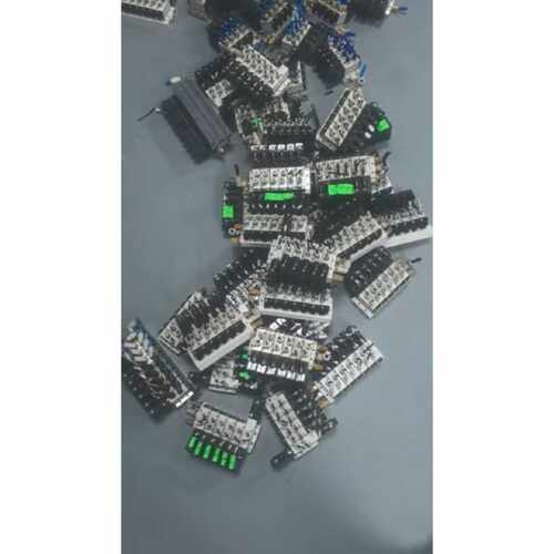 议价亚德客电磁阀4V21006拆机件带汇流板成色还可以维修