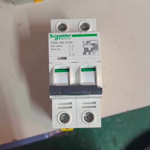施耐德iC65L MA 2P 12.5A，隔离短路保护