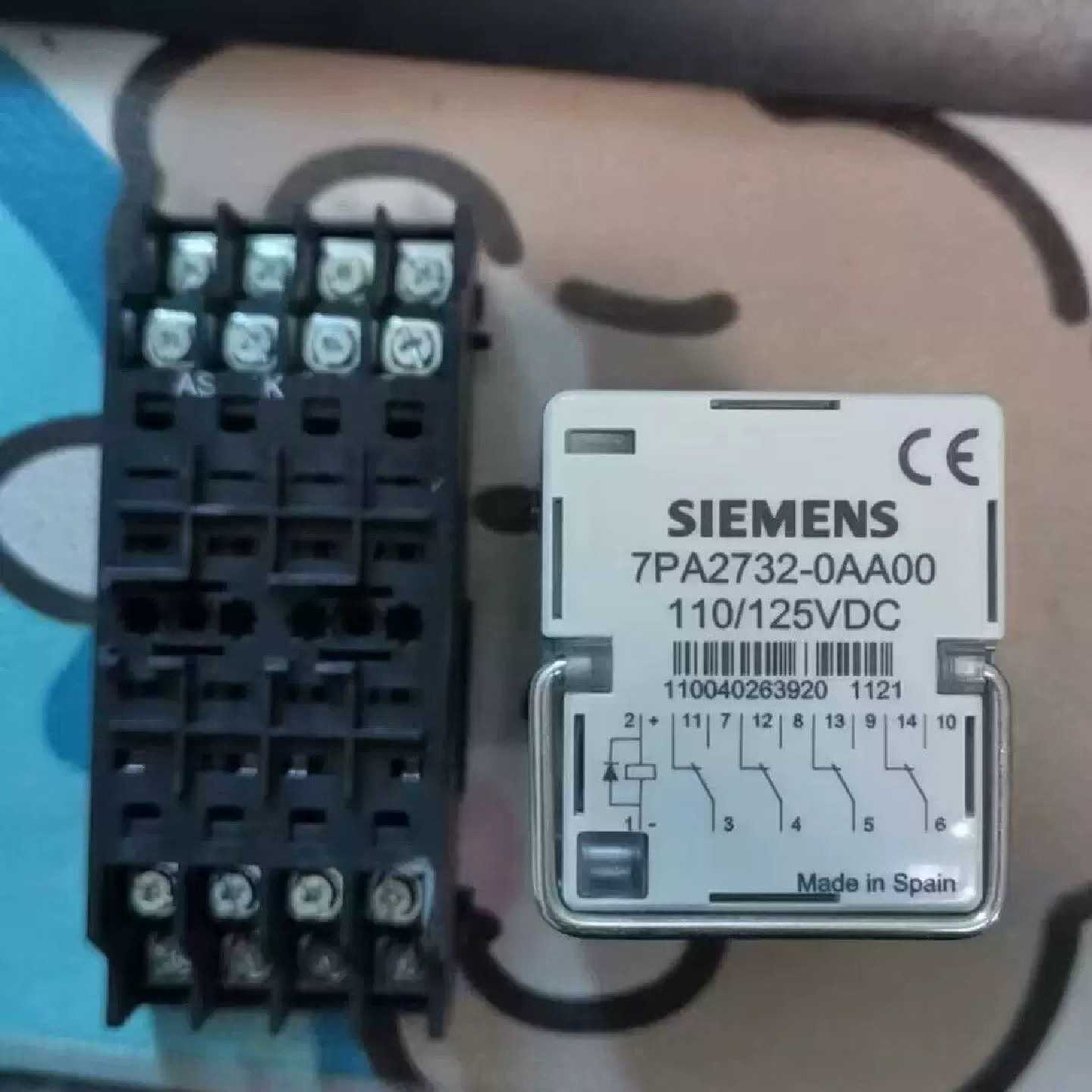 议价西门子 7PA2732-0AA00 快速脱扣继电器 4 转换触点 110/125V