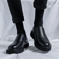 Черные одиночные туфли