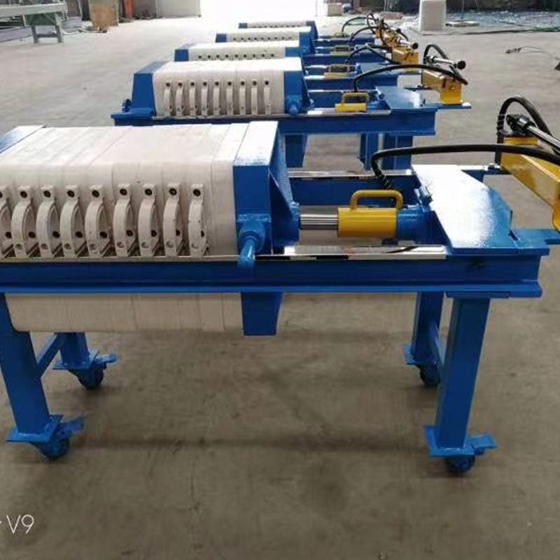 厂家供应千斤顶压滤机板框压滤机手动压滤机污水处理设备批发