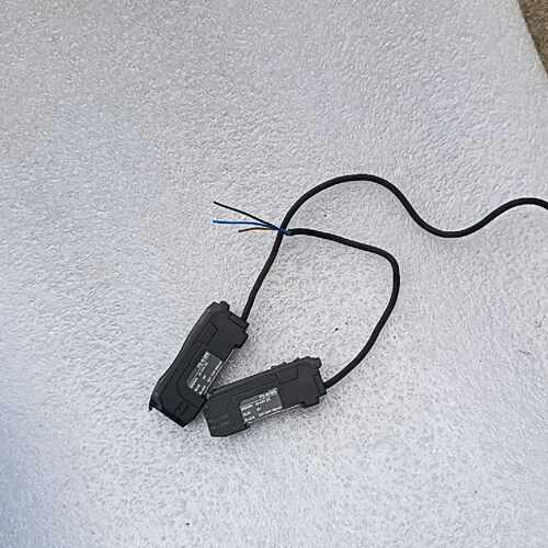 溢价-KEYENCE FS-N18N光纤放大器 件 成色还可以