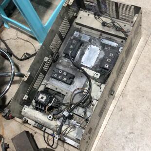 【请询价】原装变频器400V3900UF 螺丝型变频器铝电解电容器