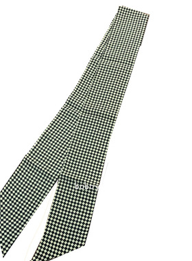 八觉黑白棋盘格子丝巾