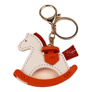 可爱小木马汽车钥匙扣挂件2025新款高级感摇摇马手工设计包包挂饰