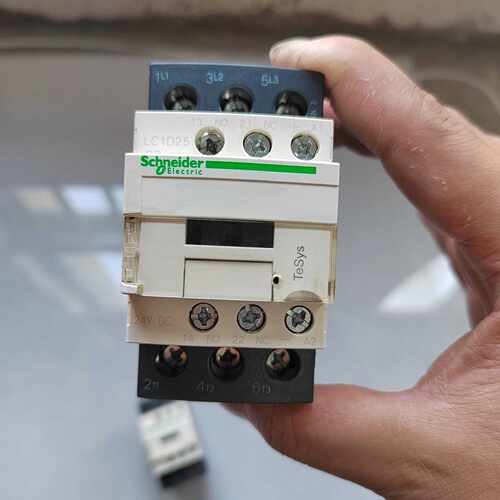 直流接触器LC1D25BD  DC24V拍前询价下单
