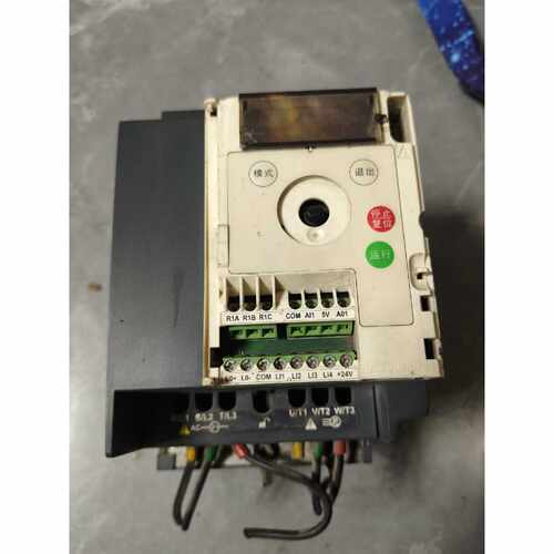 变频器ATV303HU22N4，成色。功能正常使用询价
