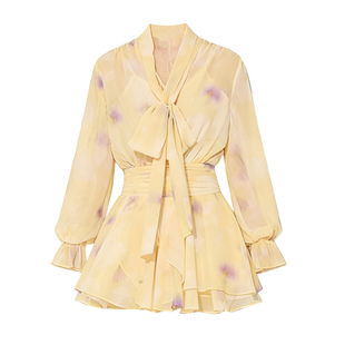 DPLAY黄色印花连衣裙收腰气质雪纺度假海边法式裙子短裙2026年