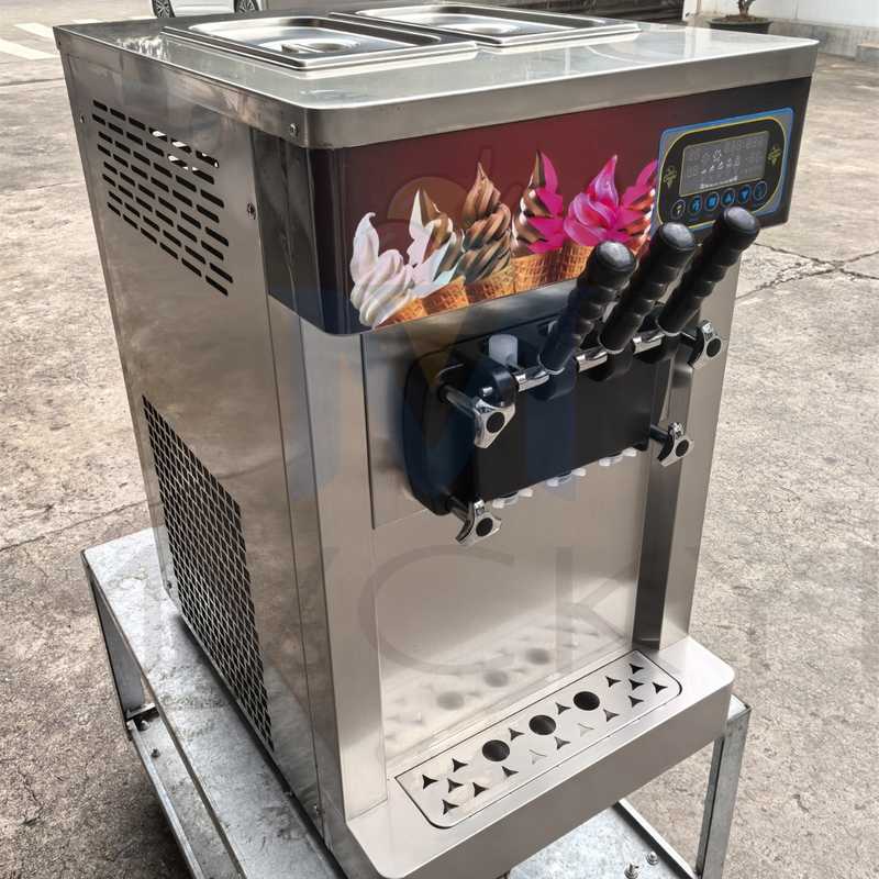 台式3头软冰淇淋机景点雪糕店专用雪糕机可定制高膨化冰激凌机