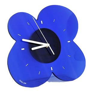 现代轻奢创意克莱因蓝花朵花瓣时钟亚克力客厅挂钟摆件两用装饰品