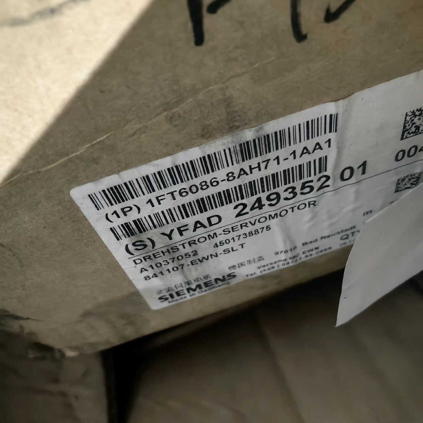 西门子伺服电机1FT6086-8AH71-1AA1,共有