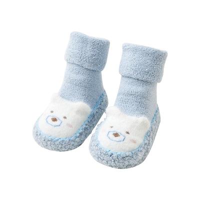 新生儿宝宝的第一双学步鞋