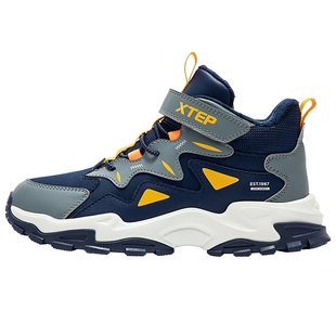 特步男童鞋加绒冬季新款儿童鞋皮面耐磨魔术贴中大童休闲运动鞋子