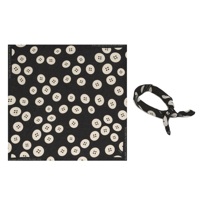 TIRES搭配纽扣方巾头巾