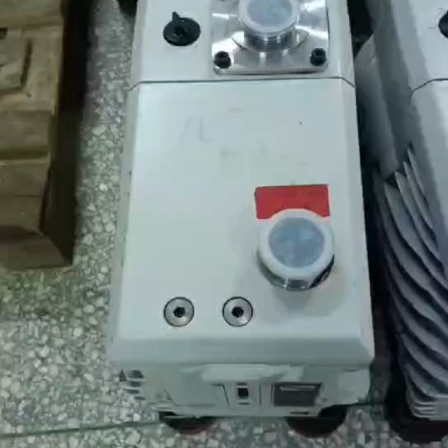 询北仪优成真空泵TRP -48  电机功率1.5千瓦，通电测试图片