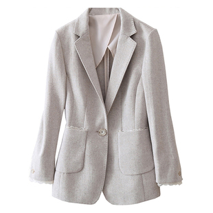 干练气场也不乏迷人 蕾丝拼接修身短款羊毛西装外套女