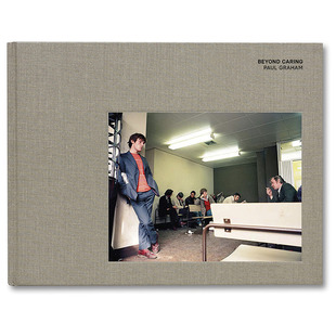 【现货】英文原版 *越关怀 【签名版】Beyond Caring 摄影师专辑 正版进口书籍艺术画册