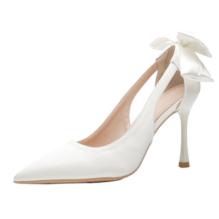 白色高跟鞋配裙子细跟气质高级感缎面蝴蝶结浅色法式尖头浅口单鞋