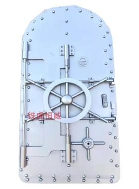 复古工业风铁艺大门创意酒吧室内