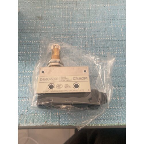 询价下单全新行程开关 微动开关D4MC-5020 和AZ7311是一