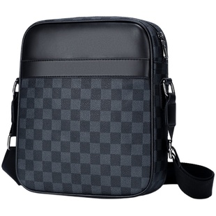 路易贵族潮牌男士格子单肩包休闲斜挎包日韩男包背包街头小方包