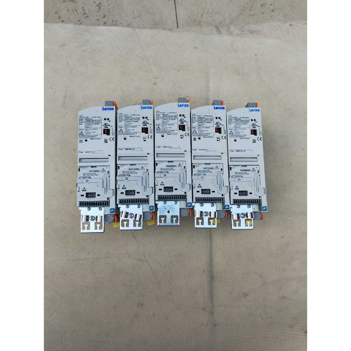 议价-E82EV751-2C伦茨变频器0.75KW/220V输入电