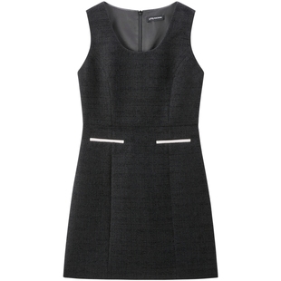 太平鸟赫本小香仪式感两件套小香风连衣裙女新年战袍黑色背带裙