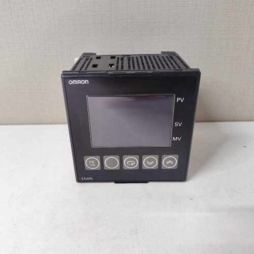 E5AN-C301T-FLK-N，温控器 实物如图