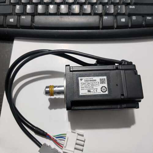 议价原装安川特价正品SGMAH-02ABA21现货