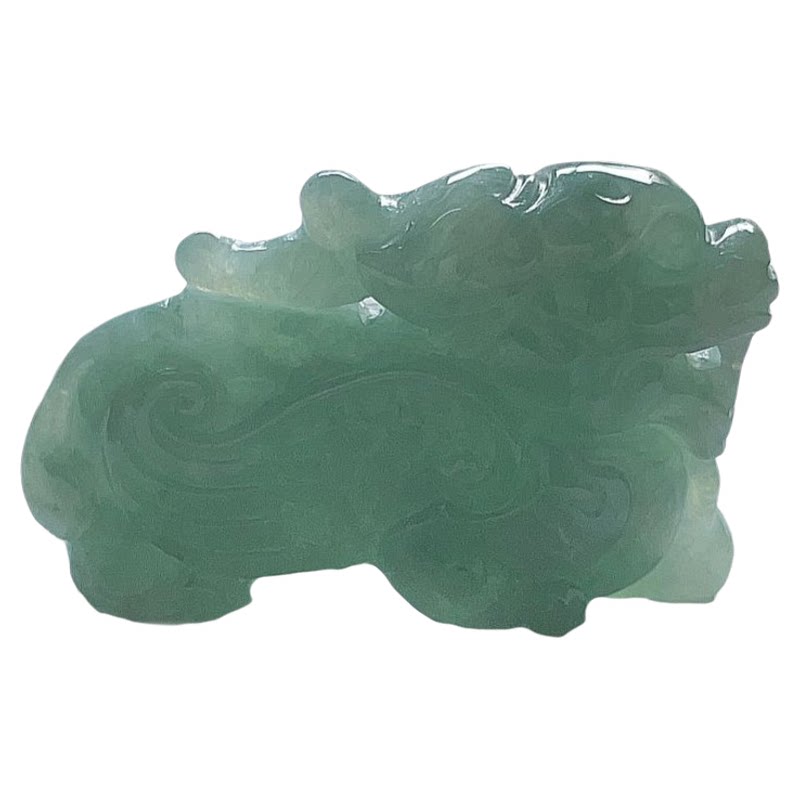 天然翡翠立体飞天麒麟淡绿飘花