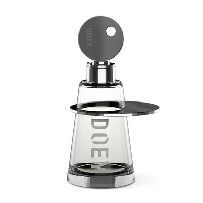 以灯塔之姿傲立，用香氛诉说故事