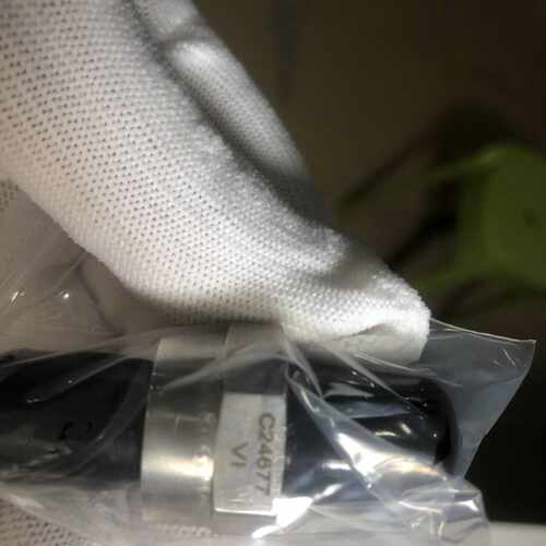咨询后拍SWAGELOK世伟洛克单向阀，型号C24877 VI，原装