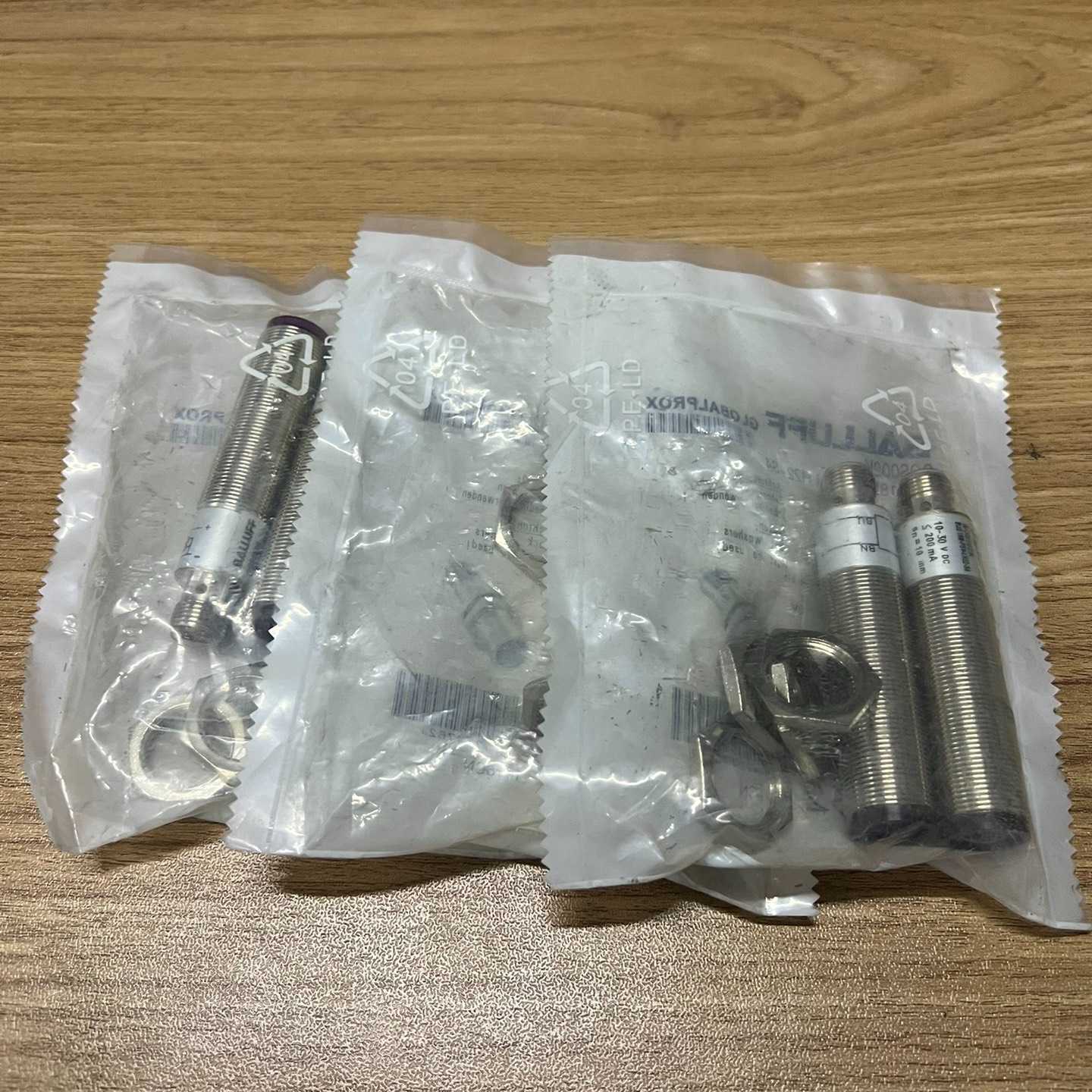 议价巴鲁夫BOS 18M-PSV-LH22-S4接近传感器，全新