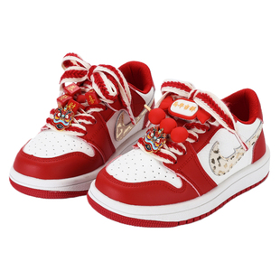喜迎2026马年新款儿童红色运动鞋女童恭喜发财小挂件童鞋男童板鞋