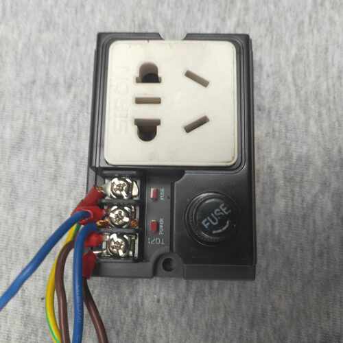 胜蓝 SIRON T071 电源插座模块，220V 国标5孔