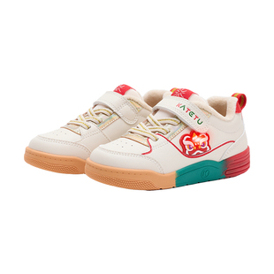 卡特兔儿童保暖板鞋2025新款男童防滑亮灯鞋女童保暖棉鞋校园鞋