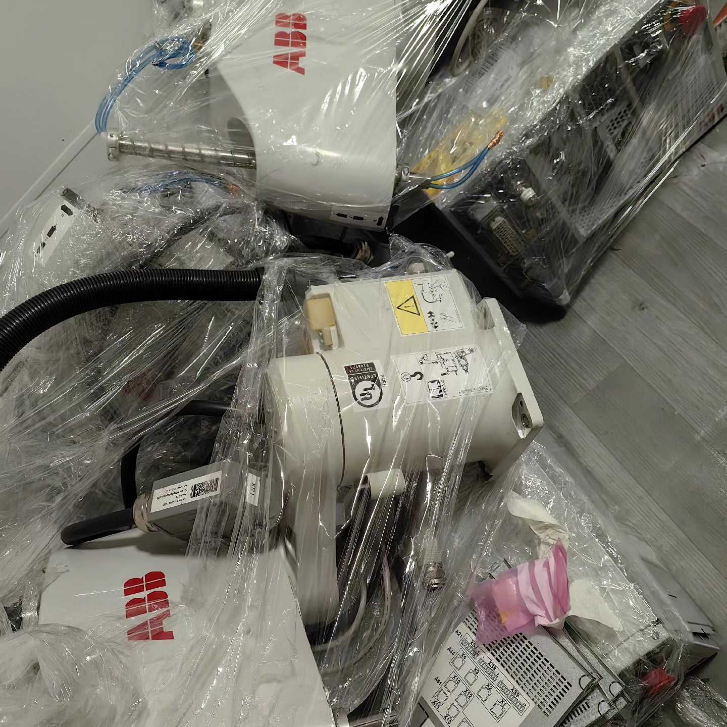 全新装机未用910本体，只有本体不要问我柜子去哪了，年份基本