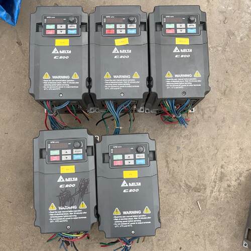 台达C200变频器 VFD022CB43A-20 2.2KW