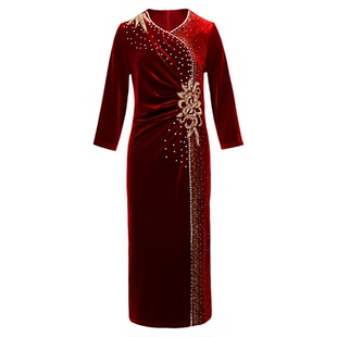 冬季新款妈妈装丝绒V领镶钻连衣裙母亲婚宴敬酒服高端气质旗袍裙
