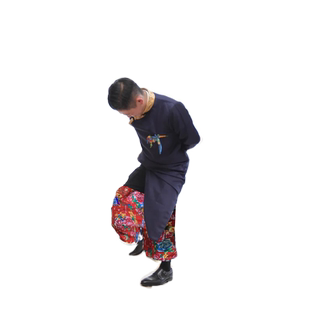 结婚接亲徒手穿短裤子搞笑不用手穿花裤衩团建整蛊堵拦门游戏道具