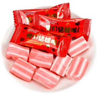 我们结婚啦瑞士糖软糖草莓水果味喜糖批发散装婚庆糖果休闲小零食