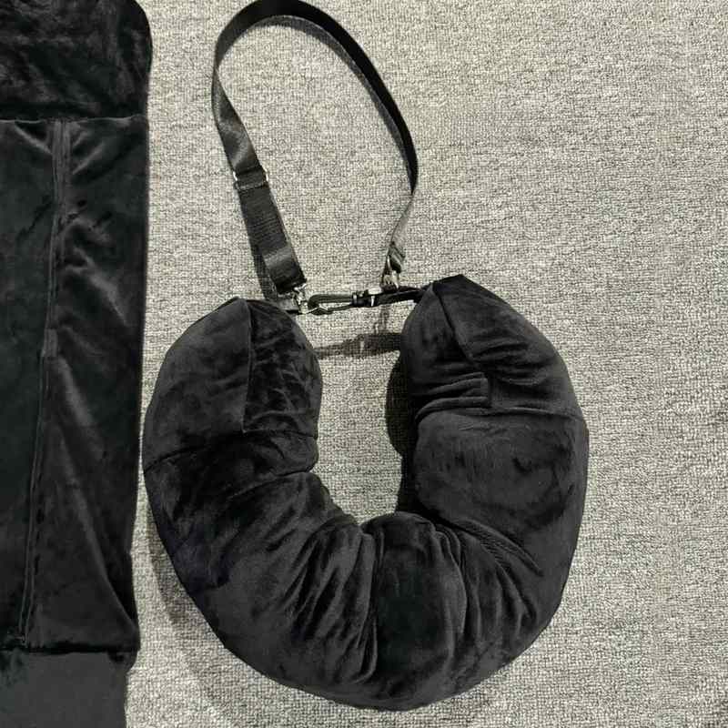 廉航神器U型枕 装了4斤衣服！填充旅行枕坐飞机长途旅游护颈枕头