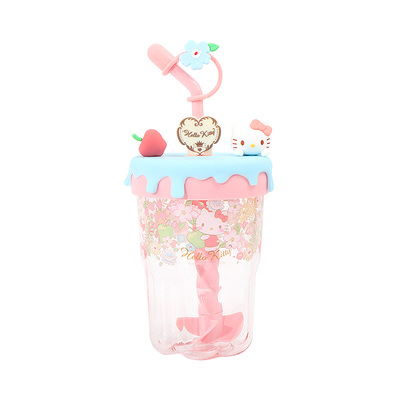 名创优品三丽鸥搅拌杯560mL