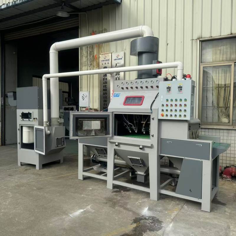 输送式自动喷砂机小型五金模具导轨滑块除锈翻新全自动喷砂机厂家