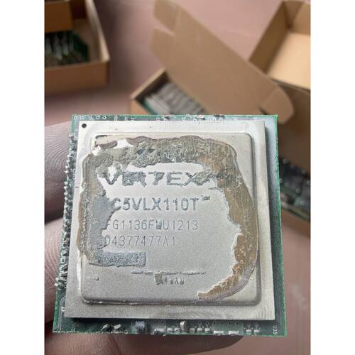 XC5VLX110T FFG1136F 芯片拆机，实物拍摄