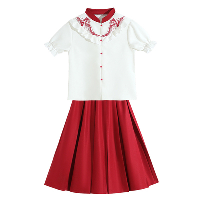 红色中国风小学生合唱朗诵演出服