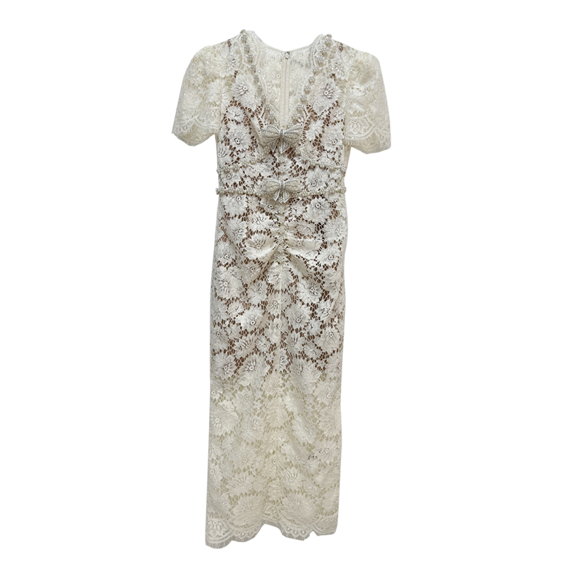 轻奢高级感法式复古宫廷风米白色长款修身蕾丝连衣裙气质V领礼服