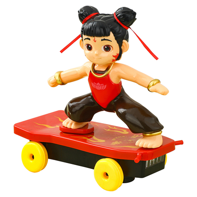 跌倒自动爬起！哪吒万向滑板车