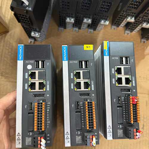 汇川AC702拆机件2台，AC703有一台